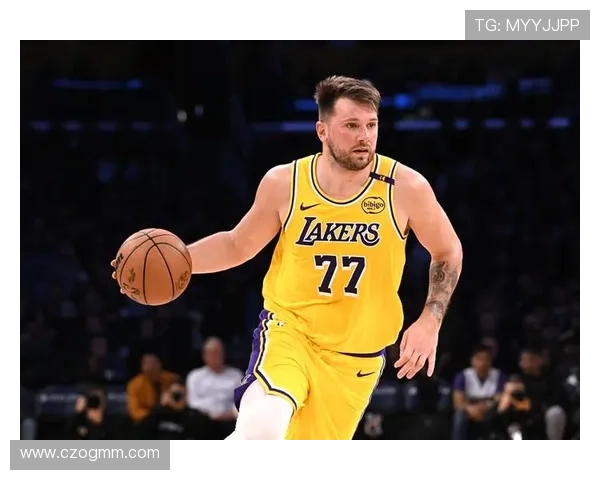 东契奇单打无解湖人防守漏洞显现后场短板依旧难以弥补